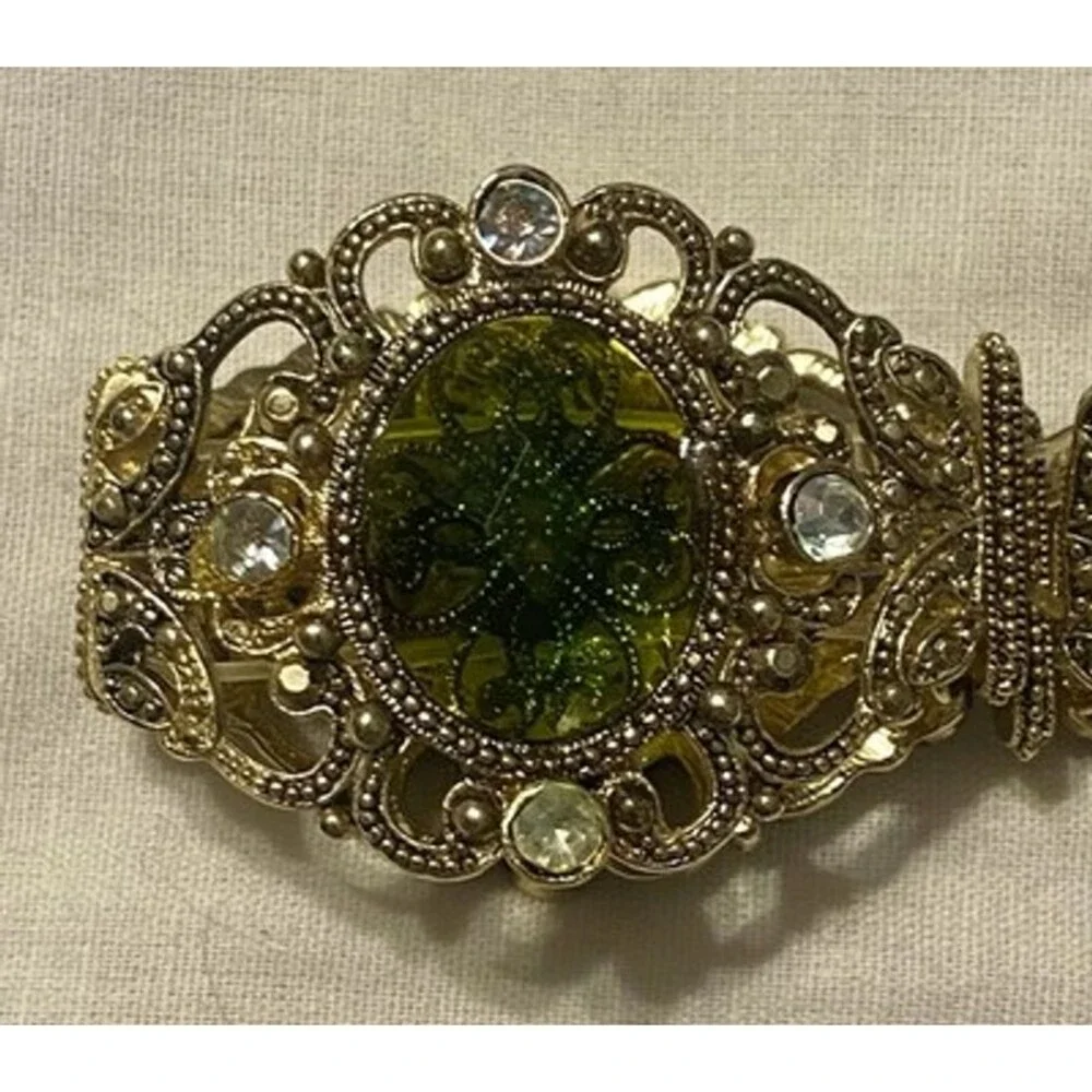 VINTAGE victorian style panel bracelet green inlaid nuggets gold tone 7.5